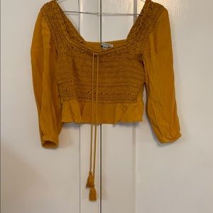 American Eagle Cropped Mustard Top Size Xs